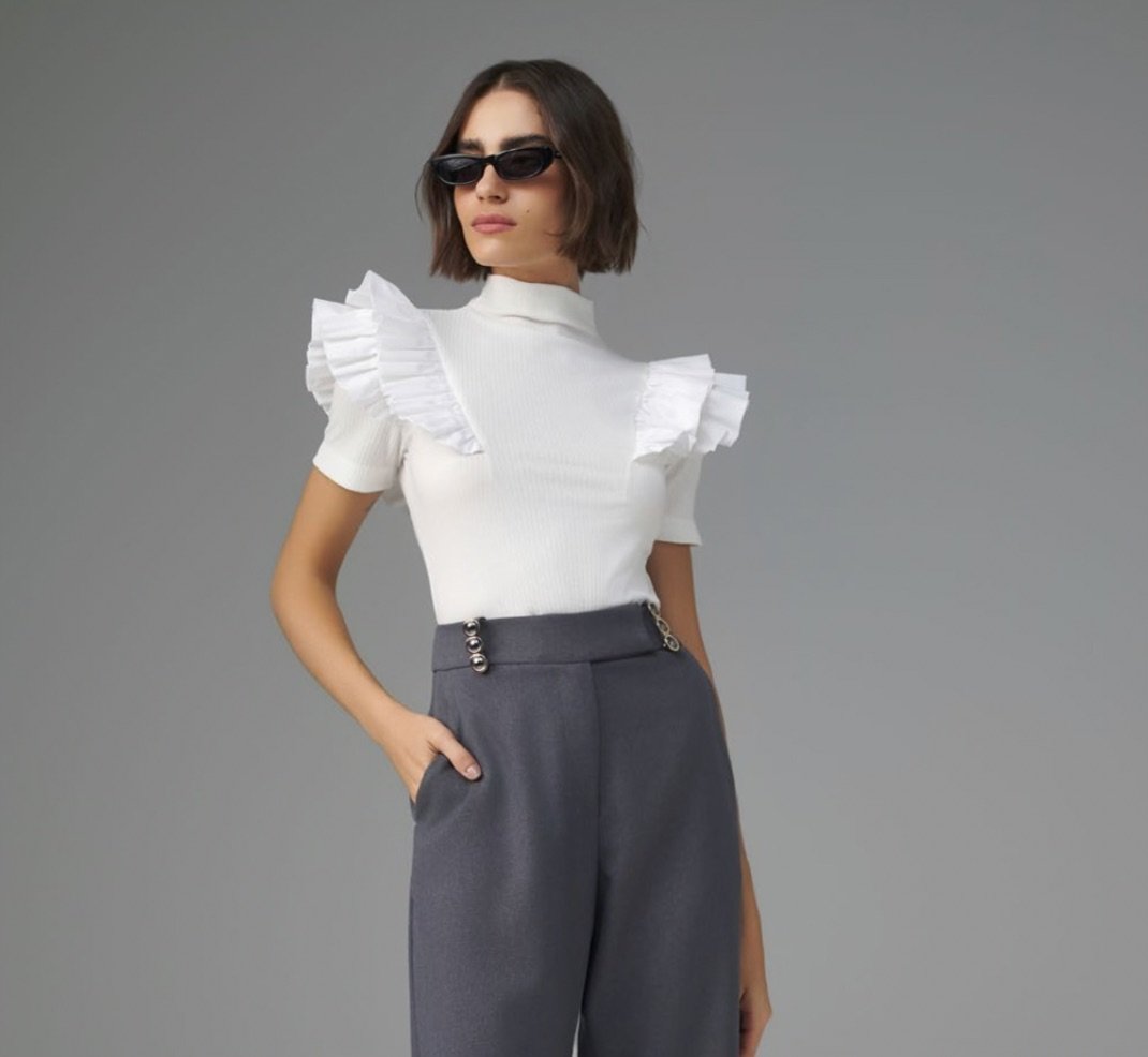 Blusa Manga Curta Babados Canelado