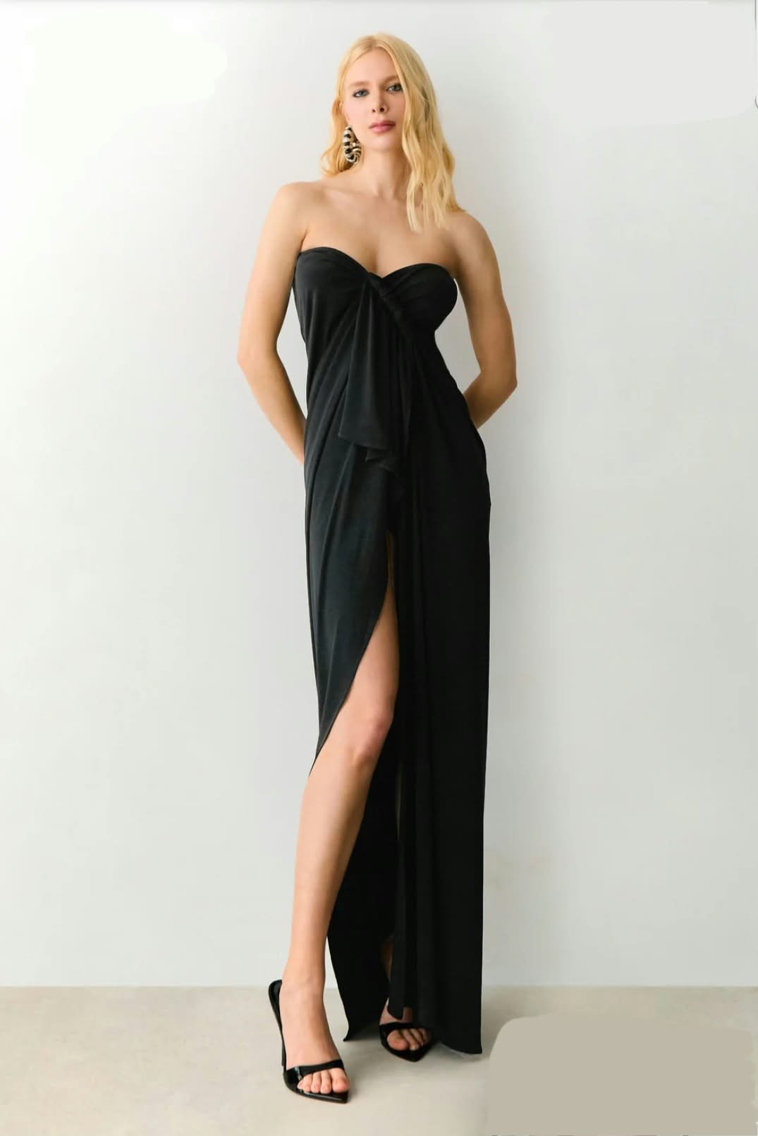 Vestido Midi Tomara Que Caia Com Torção Busto