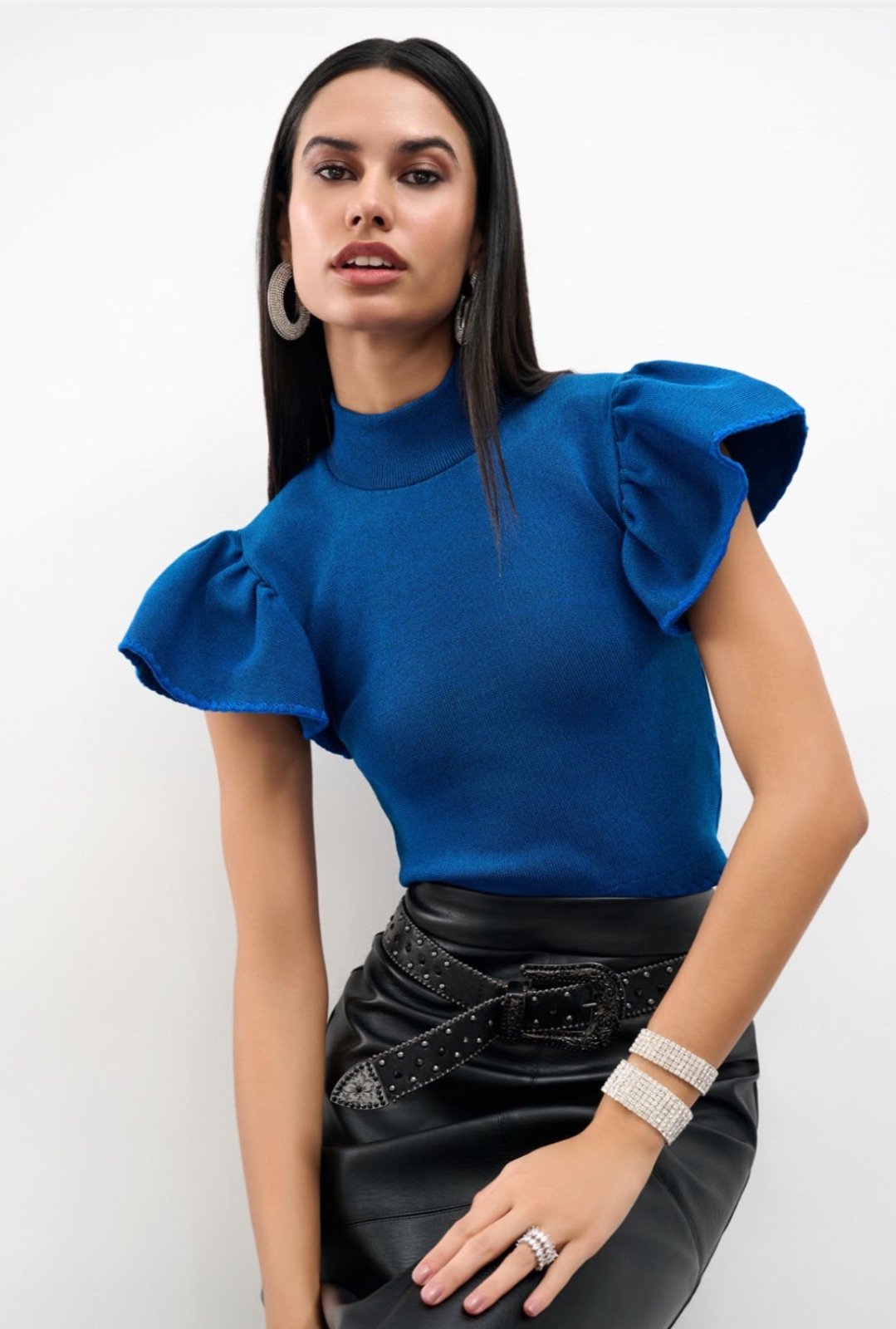 Blusa Babados Tricot Com Crochet