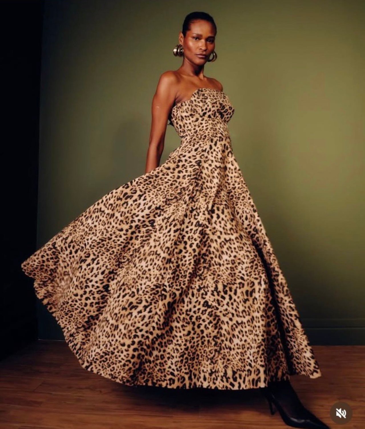 Vestido Longo Rodado Animal Print — foto 2 de 2
