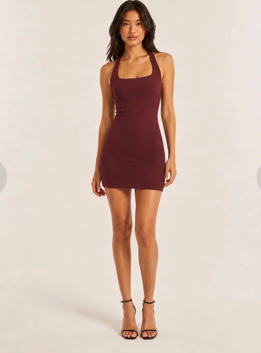 Vestido Curto Decote